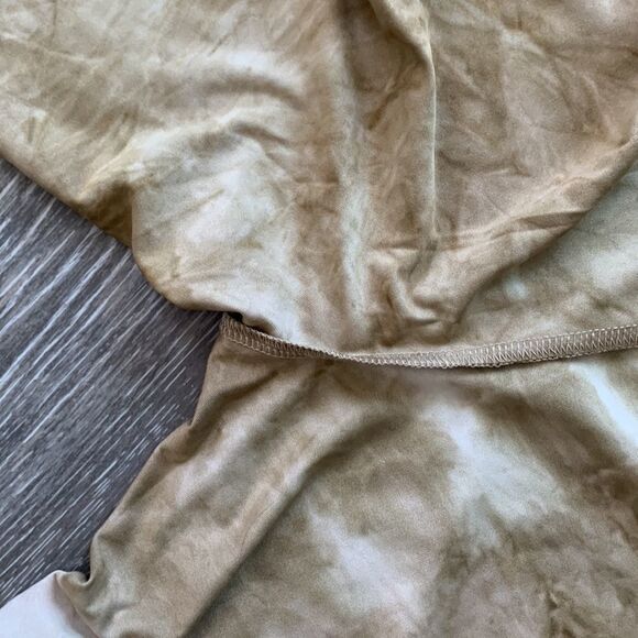 Le Lis leggings mid to high rise gold tie dye size small NWOT - Picture 9 of 11